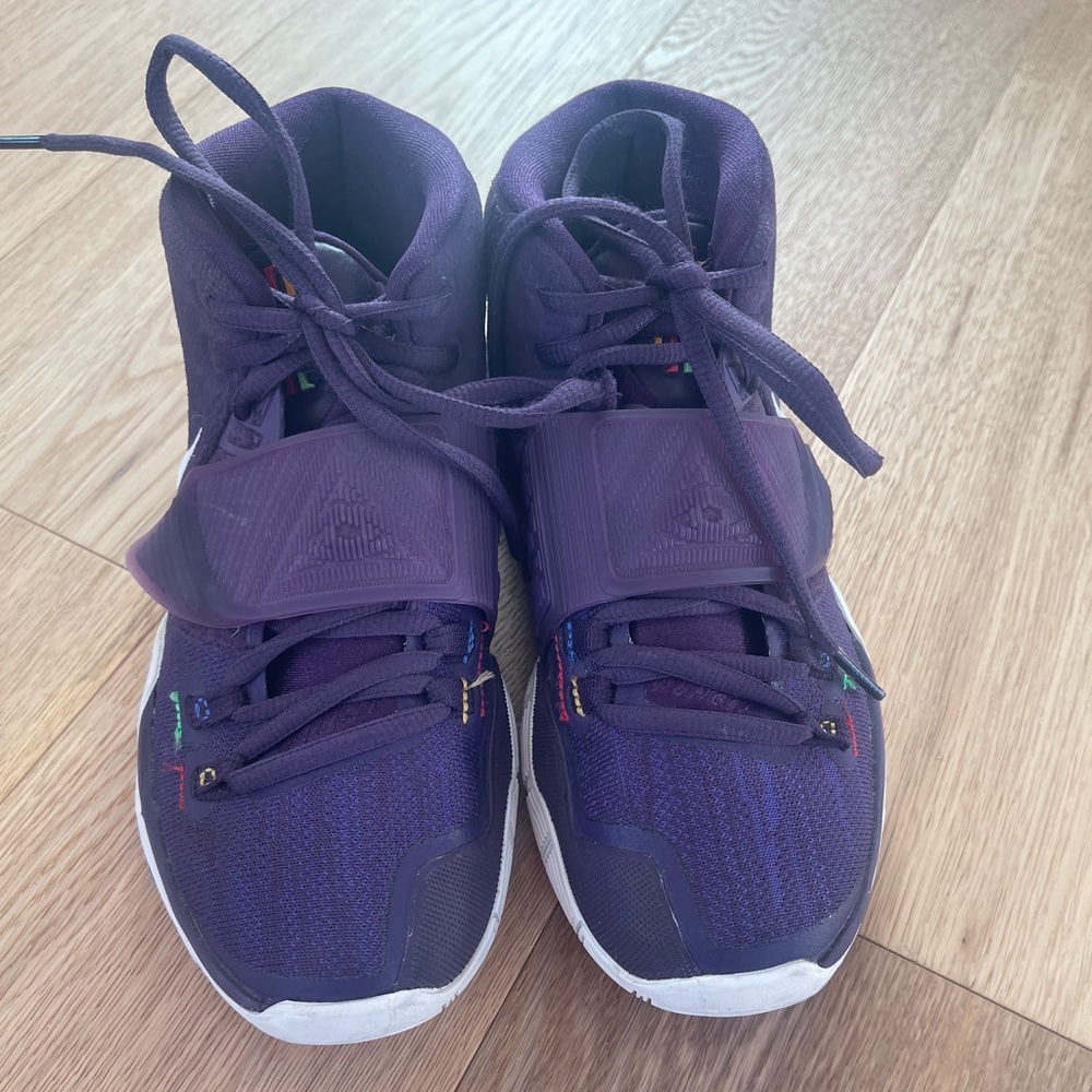 NIKE KYRIE 6 ENLIGHTENMENT GRAND.  SIZE 5.5.